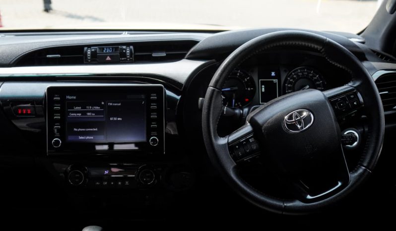 
								Toyota Hilux 2.8GD-6 Double Cab Legend Auto full									
