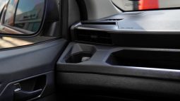 
										Toyota Hilux 2.8GD-6 Double Cab SRX 4×4 full									