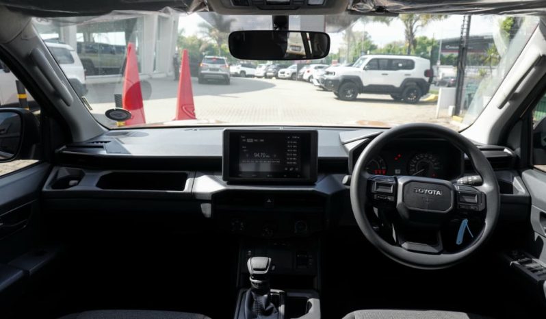 
								Toyota Hilux 2.8GD-6 Double Cab SRX 4×4 full									