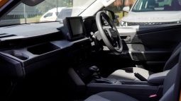 
										Toyota Hilux 2.8GD-6 Double Cab SRX 4×4 full									