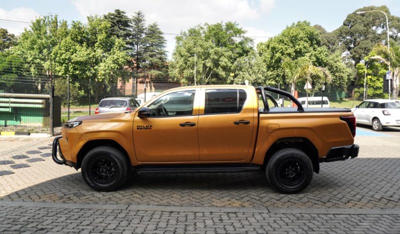 
								Toyota Hilux 2.8GD-6 Double Cab SRX 4×4 full									