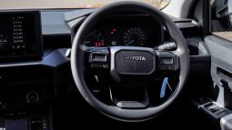 
										Toyota Hilux 2.8GD-6 Double Cab SRX 4×4 full									