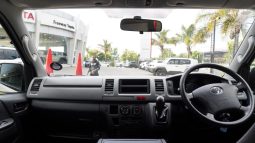 
										Toyota Quantum 2.7 Panel Van full									