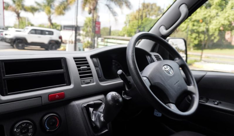 
								Toyota Quantum 2.7 Panel Van full									