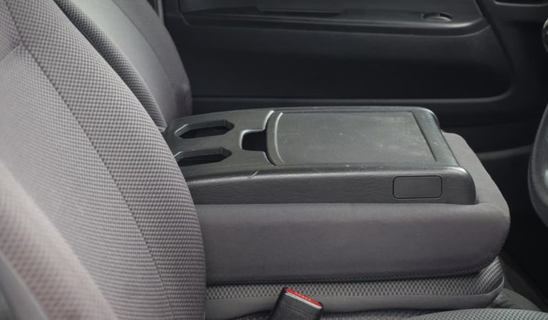 
								Toyota Quantum 2.7 Panel Van full									