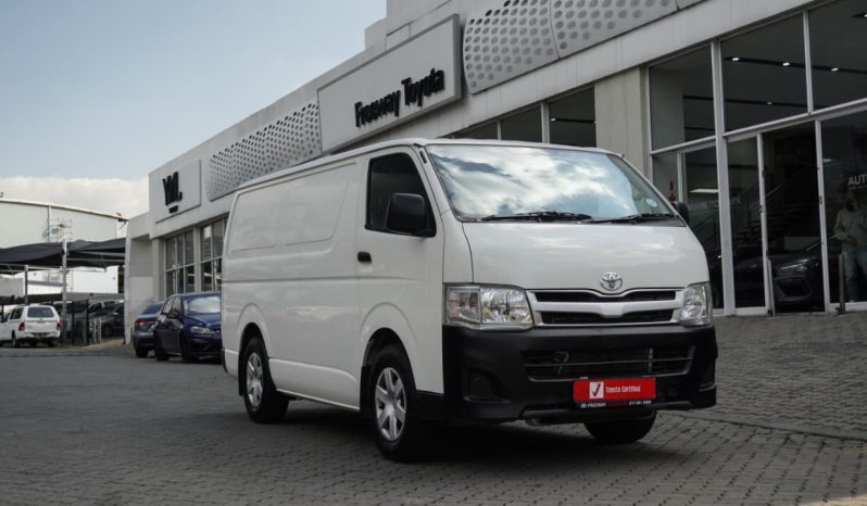 
								Toyota Quantum 2.7 Panel Van full									