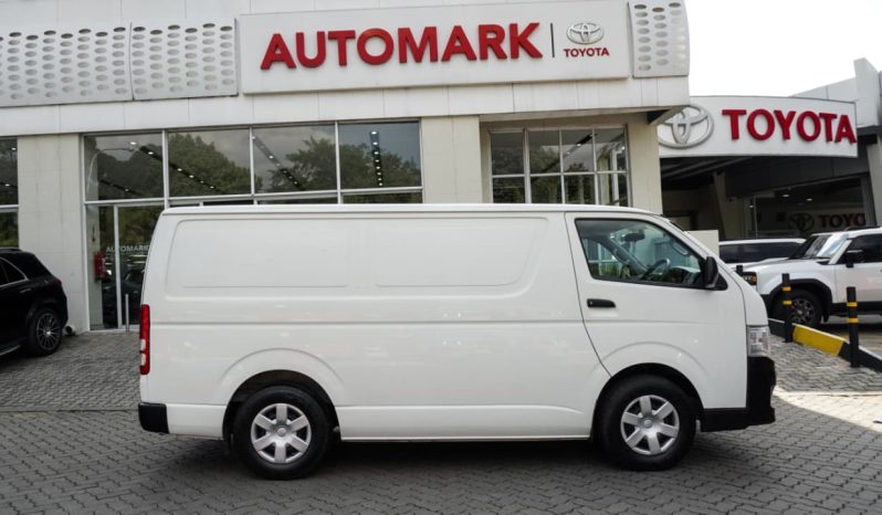 
								Toyota Quantum 2.7 Panel Van full									