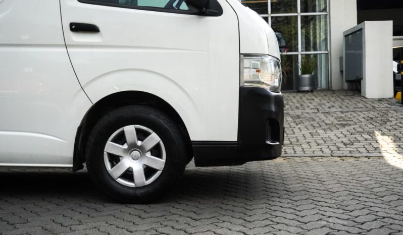 
								Toyota Quantum 2.7 Panel Van full									