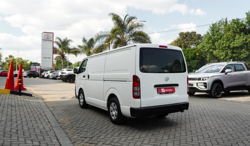 
								Toyota Quantum 2.7 Panel Van full									