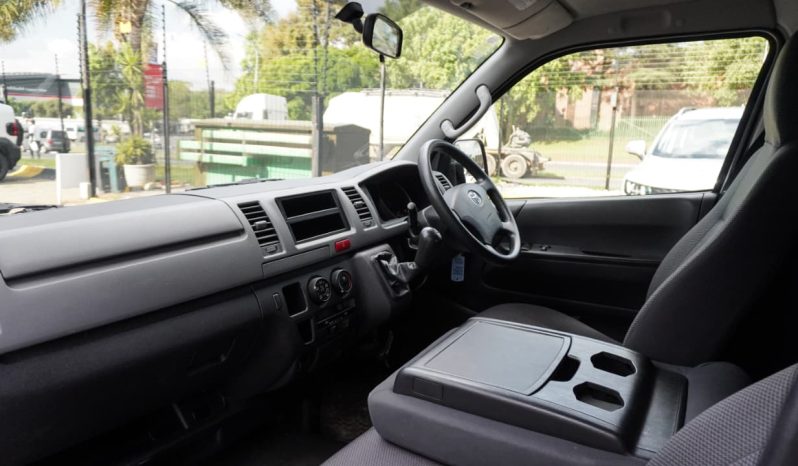 
								Toyota Quantum 2.7 Panel Van full									