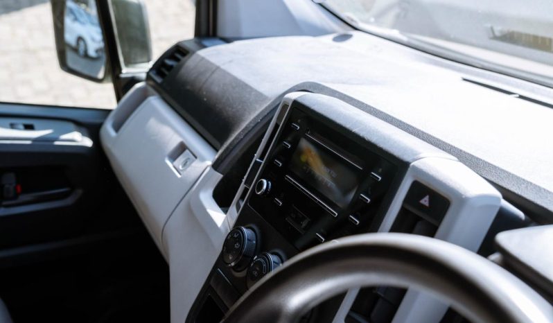 
								Toyota Quantum 2.8 LWB Panel Van full									