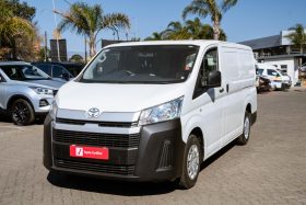 Toyota Quantum 2.8 LWB Panel Van