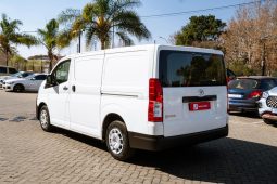 
										Toyota Quantum 2.8 LWB Panel Van full									