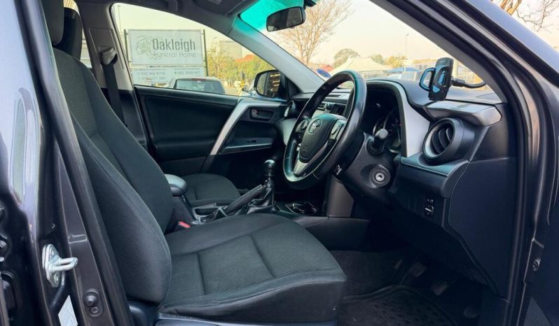 
								Toyota Rav4 2.0 Gx 4X2 full									