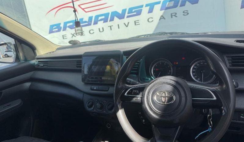 
								Toyota Rumion 1.5 Sx full									
