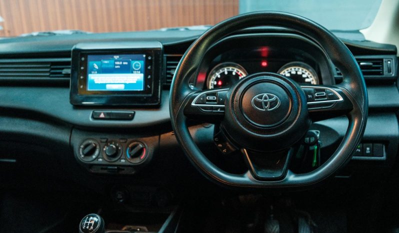 
								Toyota Rumion 1.5 Sx full									