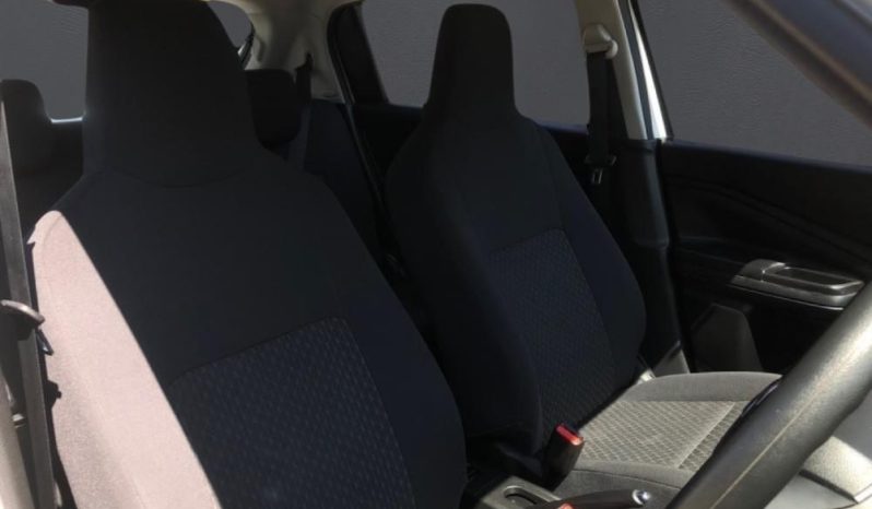 
								TOYOTA VITZ 1.0 XR AMT full									