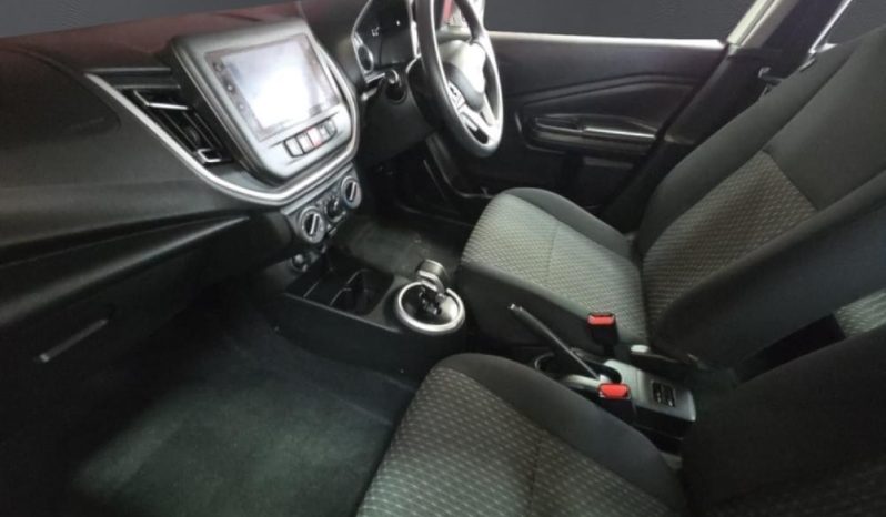 
								TOYOTA VITZ 1.0 XR AMT full									