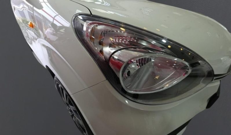 
								TOYOTA VITZ 1.0 XR AMT full									