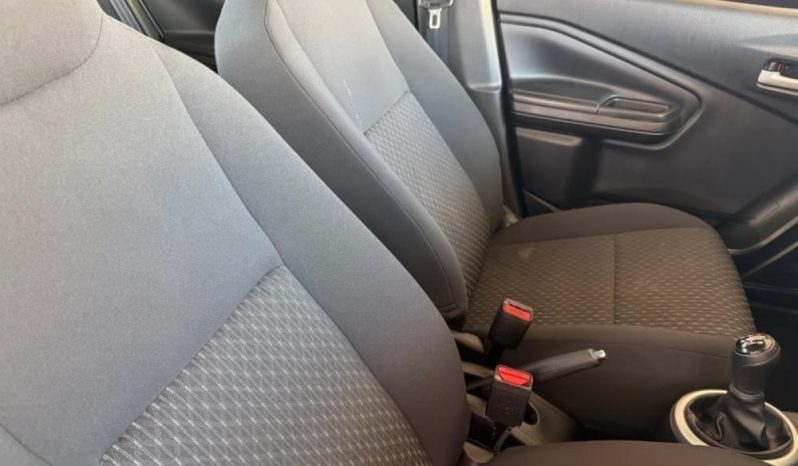 
								TOYOTA VITZ 1.0 XR MT full									