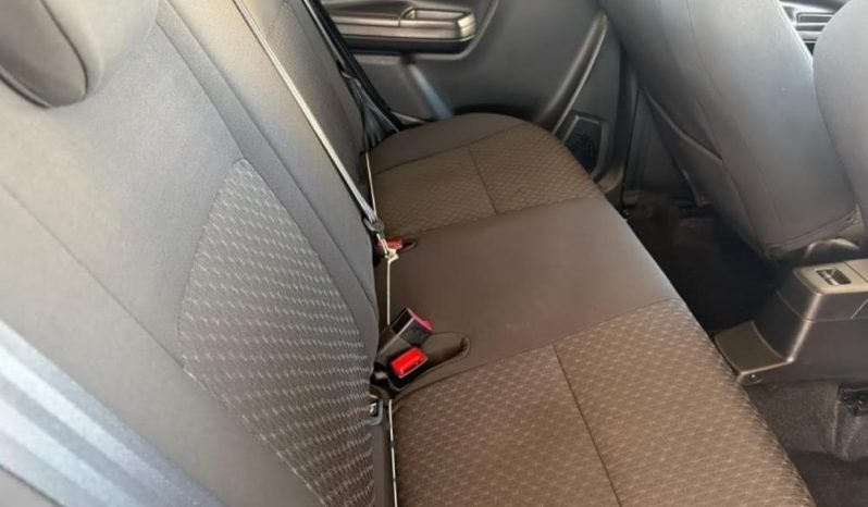 
								TOYOTA VITZ 1.0 XR MT full									