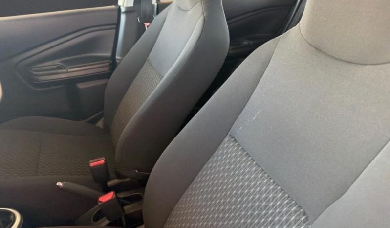 
								TOYOTA VITZ 1.0 XR MT full									