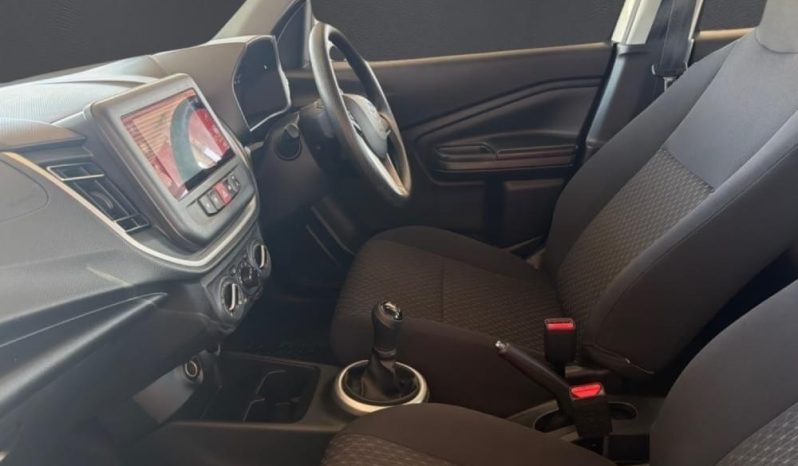 
								TOYOTA VITZ 1.0 XR MT full									