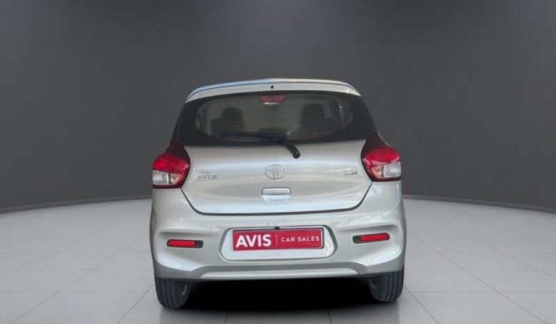 
								TOYOTA VITZ 1.0 XR MT full									