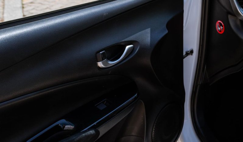
								Toyota Yaris 1.5 XS full									