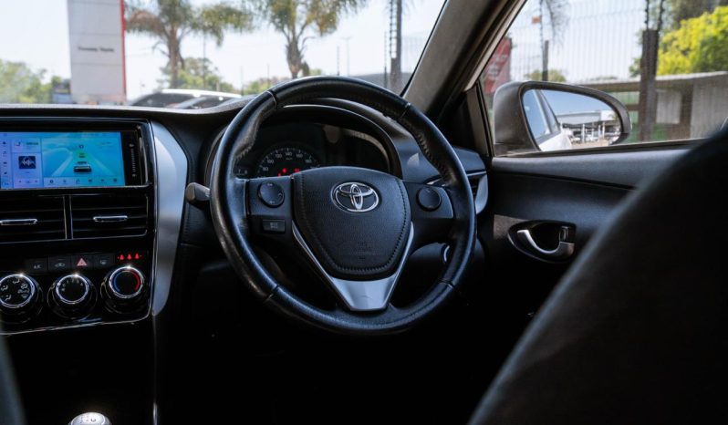 
								Toyota Yaris 1.5 XS full									