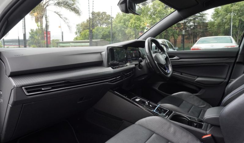 
								Volkswagen Golf R full									