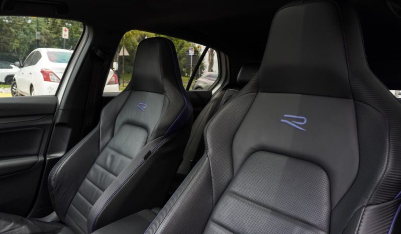 
								Volkswagen Golf R full									