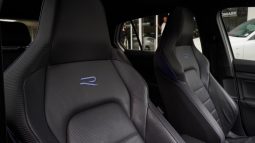 
										Volkswagen Golf R full									