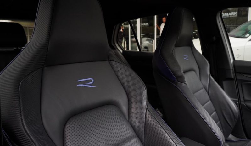 
								Volkswagen Golf R full									