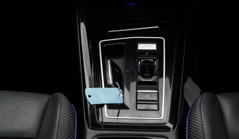 
								Volkswagen Golf R full									