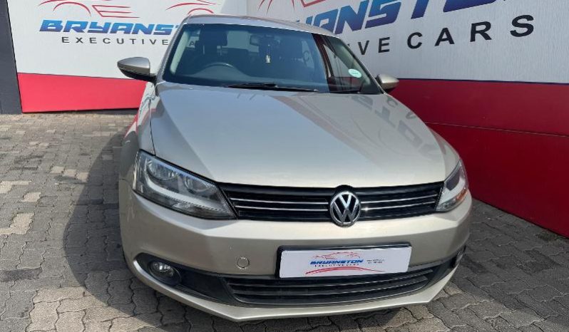 
								Volkswagen Jetta VI 1.4 Tsi Comfortline Dsg full									