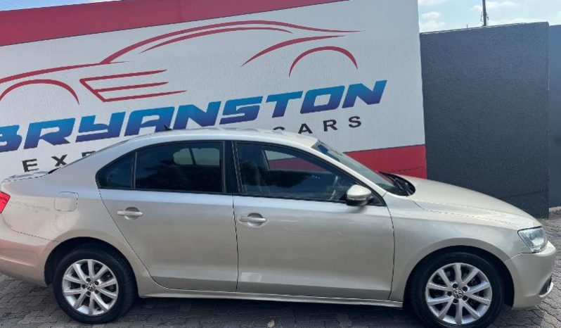 
								Volkswagen Jetta VI 1.4 Tsi Comfortline Dsg full									