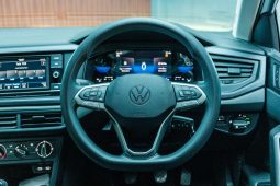 
										Volkswagen Polo Hatch 1.0 Tsi full									