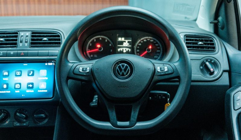 
								Volkswagen Polo Vivo Hatch 1.4 full									