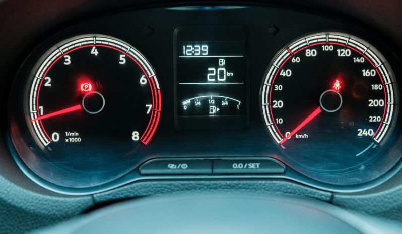
								Volkswagen Polo Vivo Hatch 1.4 full									