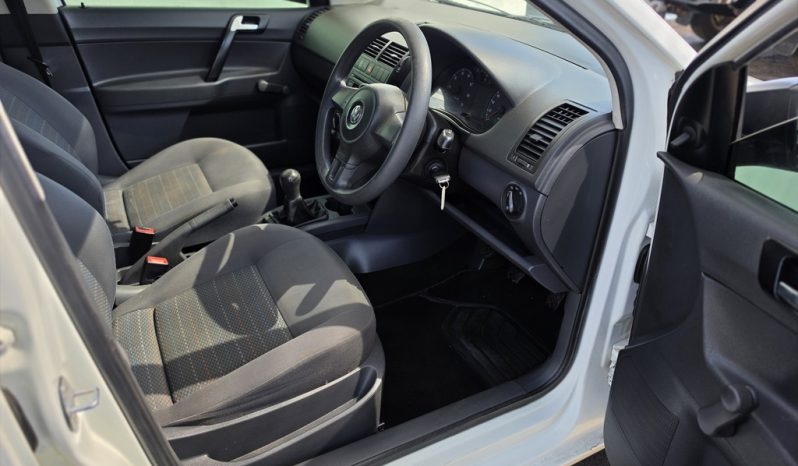 
								Volkswagen Polo Vivo Hatch 1.4 Conceptline full									