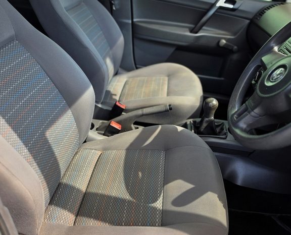 
								Volkswagen Polo Vivo Hatch 1.4 Conceptline full									