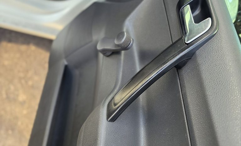 
								Volkswagen Polo Vivo Hatch 1.4 Conceptline full									
