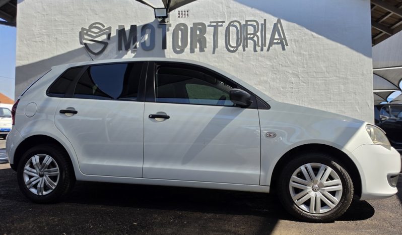 
								Volkswagen Polo Vivo Hatch 1.4 Conceptline full									