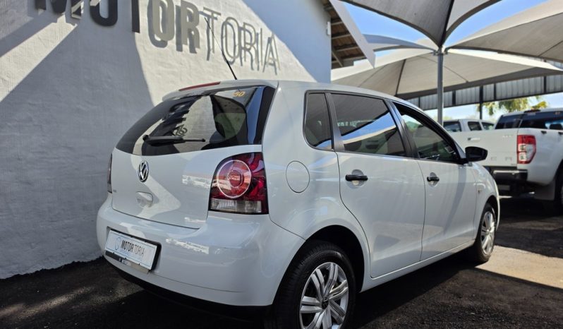 
								Volkswagen Polo Vivo Hatch 1.4 Conceptline full									