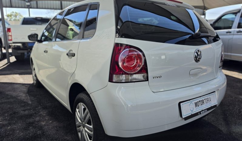 
								Volkswagen Polo Vivo Hatch 1.4 Conceptline full									