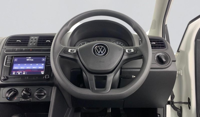 
								Volkswagen Polo Vivo Hatch 1.6 Comfortline Tiptronic full									