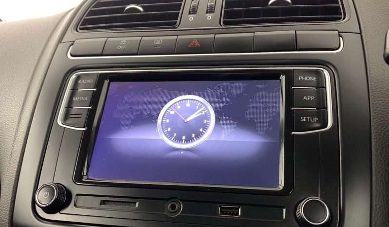 
								Volkswagen Polo Vivo Hatch 1.6 Comfortline Tiptronic full									