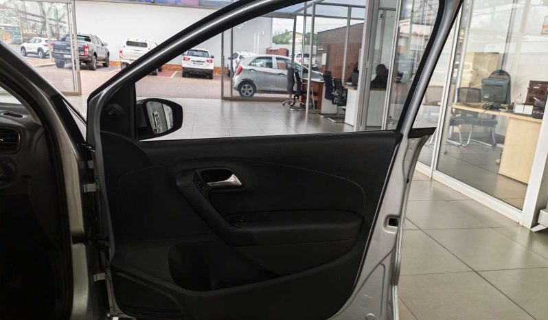 
								Volkswagen POLO VIVO POLO VIVO 1.6 COMFORTLINE TIP (5DR) full									