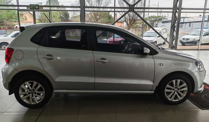 
								Volkswagen POLO VIVO POLO VIVO 1.6 COMFORTLINE TIP (5DR) full									